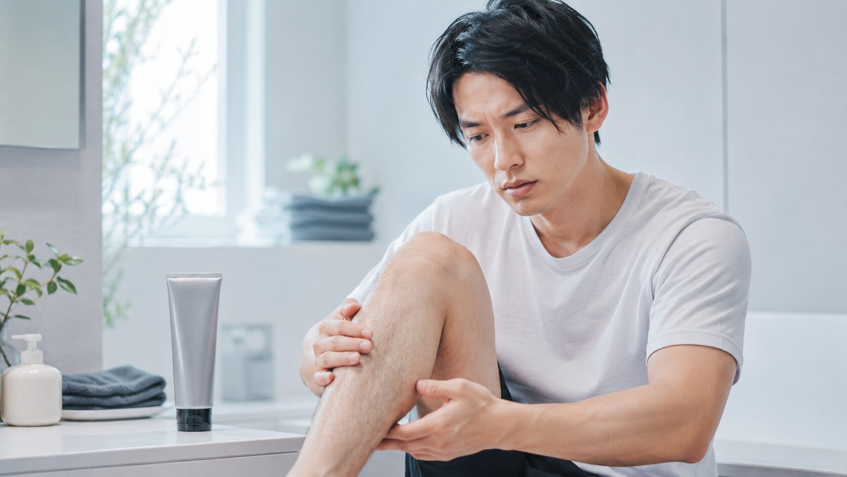 メンズ除毛クリームの効果が気になっている男性のイメージ